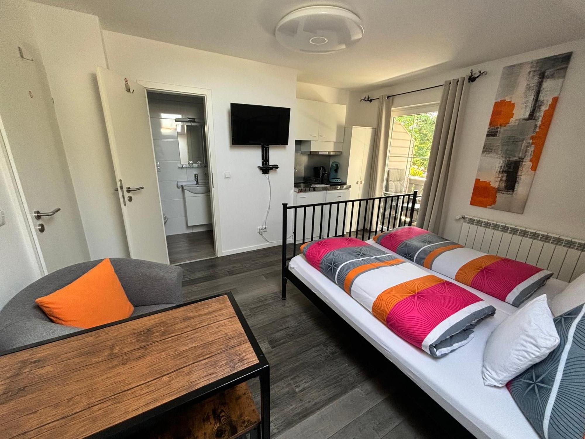 Haus Sonnenblick- Apartments Штарнберг Номер фото
